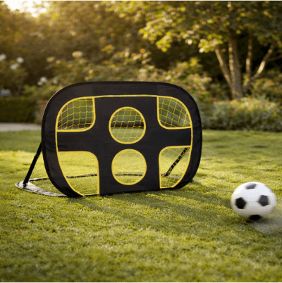 Ballon bouge vers la cage de foot