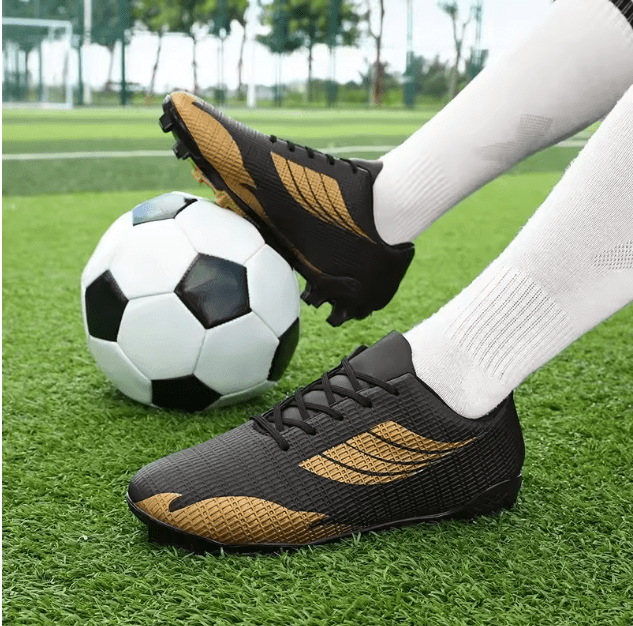 Chaussure arbitre foot : Crampons moulés (FG) | Refirming - Foot Expert