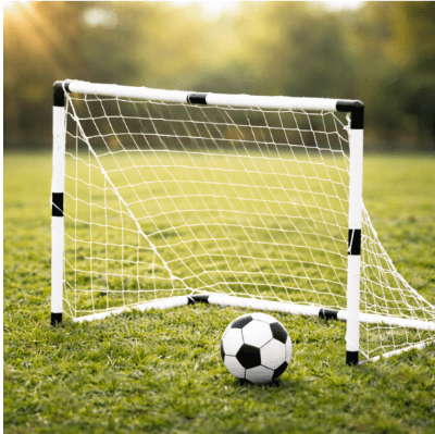 Ballon devant  cage de foot 