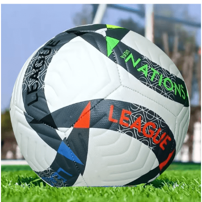 ballon de foot Ligue 1 sur terrain