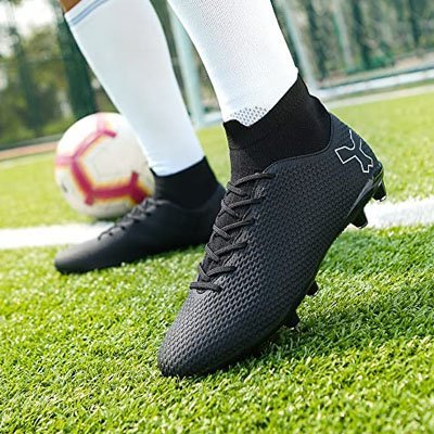 Chaussure de foot  noir avec ballon foot